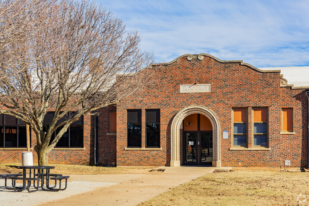 Wayne Middle School provides education in the neighborhood of Wayne.