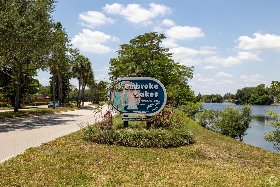 Pasadena Lakes South