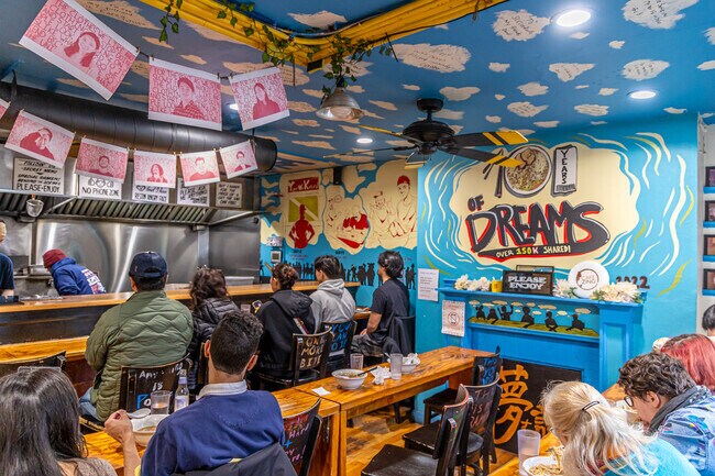 Yume Wo Katare is very popular in Baldwin, you can find people waiting in line outside.