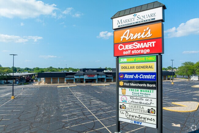 The Market Square shopping center next to Jesco Hills Estates doesn't have many stores left.