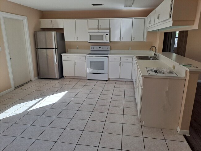 206 Jackson Ave, Cape Canaveral, FL 32920 - photo 3