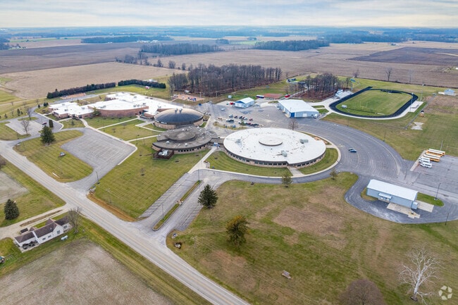 Southern Wells Junior/Senior High School teaches grades 7-12.