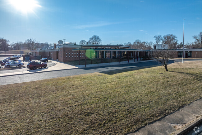 Edgewood Elementary School in Edgewood provides a great education.