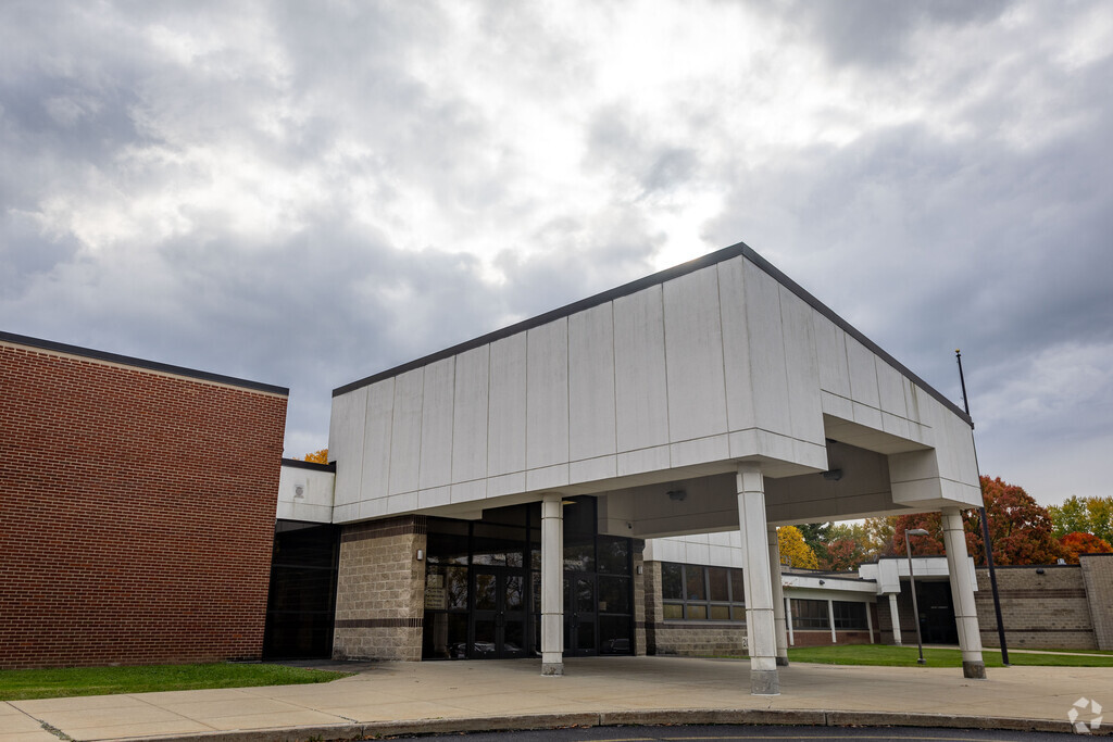 Sharpsville Area Elementary School provides education in the neighborhood of 
Sharpsville.