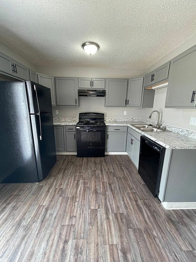 1329 Williamsburg N, Wichita, KS 67208