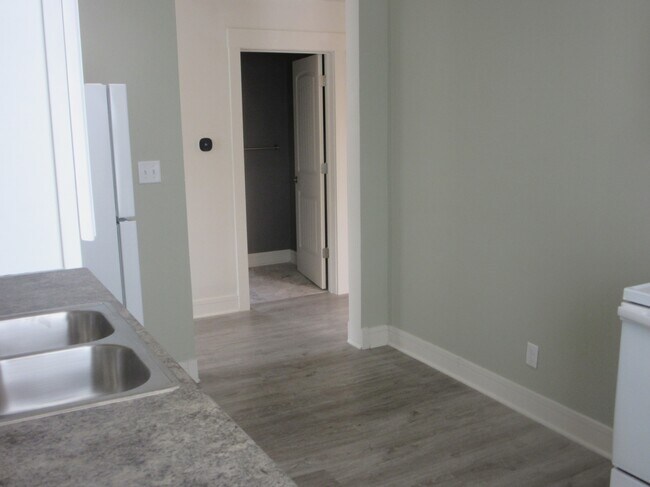 108 W Columbia Ave unit 201, Champaign, IL 61820 - photo 5