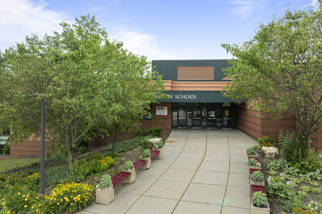 Harriet Bishop Elementary serves 535 students in PK-5.