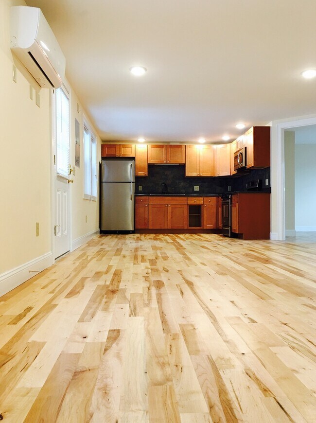 158 North St unit B, Burlington, VT 05401 - photo 2