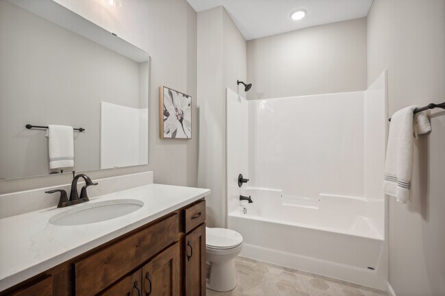 19972 Hunter's Ridge unit 37215868, Rogers, MN 55374 - photo 3