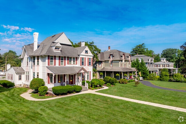 A row of gorgeous Victorian-style homes can be found along Cliff Avenue.