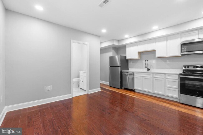 313 Parkland Place SE unit 2, Washington, DC 20032 - photo 5