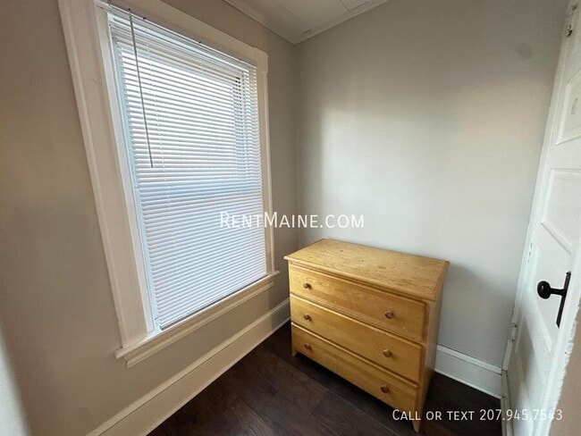 99 Sanford St unit B, Bangor, ME 04401 - photo 7