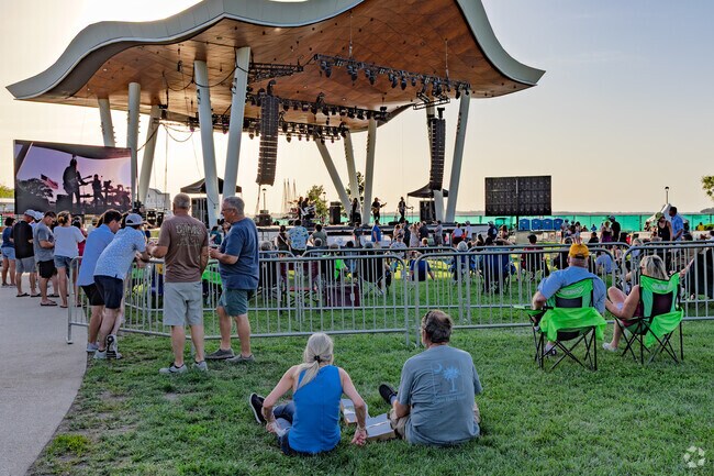 Preservation Plaza features live music all summer with Live at the Lake.
