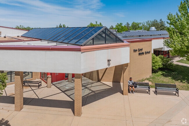 Ken Caryl Middle School is an above average school with 747 students.