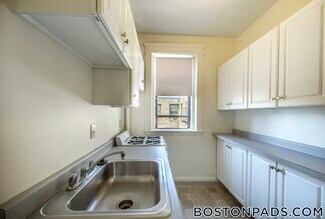 1152 Commonwealth Ave Unit 42, Boston, MA 02134