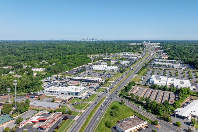 It's just a hop, skip, and and a jump to get to Uptown from Marshbrooke.