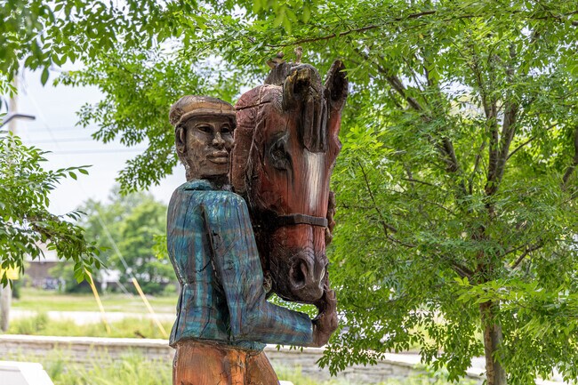 The East End art scene is evident throughout the neighborhood.