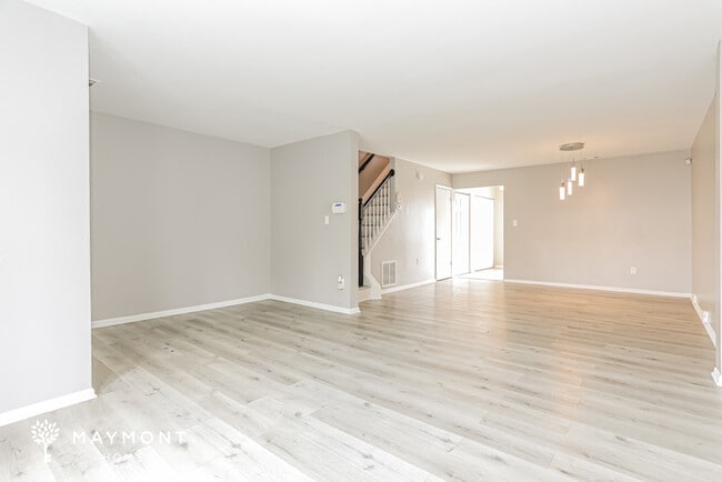 8 Ute Ct, Middle River, MD 21220 - photo 4