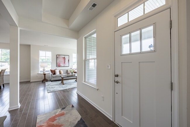 206 Oxford Ave, Smithfield, VA 23430 - photo 4