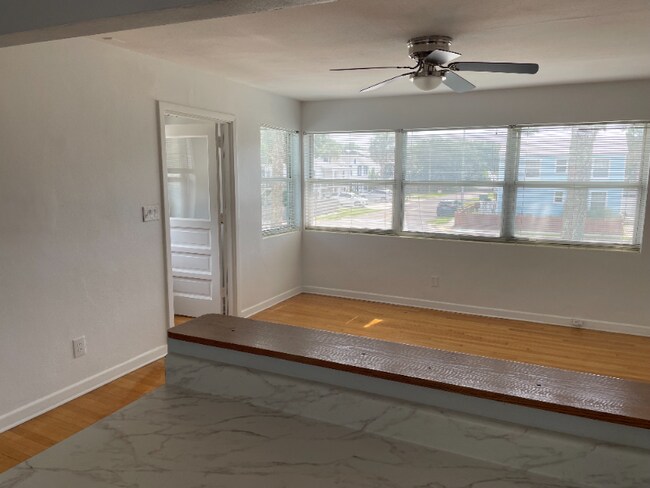 301 Oleander St unit 303 Oleander Street, Neptune Beach, FL 32266 - photo 3