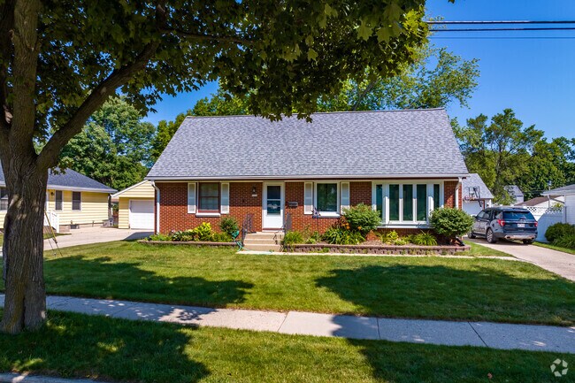 A variety of homes can be found scattered throughout the Wedgewood neighborhood.