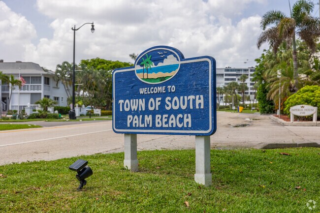 Town of South Palm Beach signage welcomes the visitors.