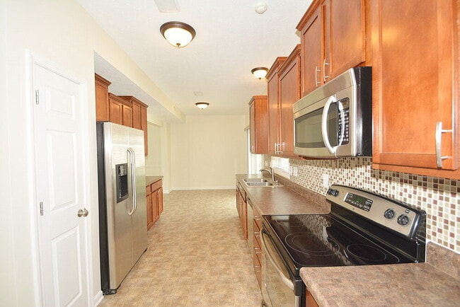 13172 S Elster Way, Fishers, IN 46037 - photo 6