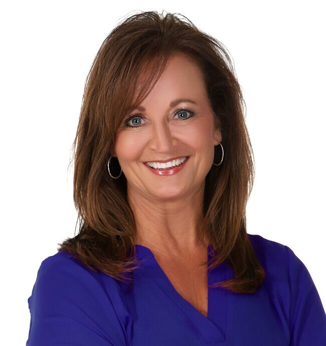 Laura Dennis