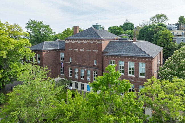 Everett Elementary School provides  K-5 education in Uphams Corner-Jones Hill.