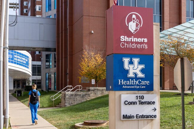 UK medical students earn credits at UK HealthCare.