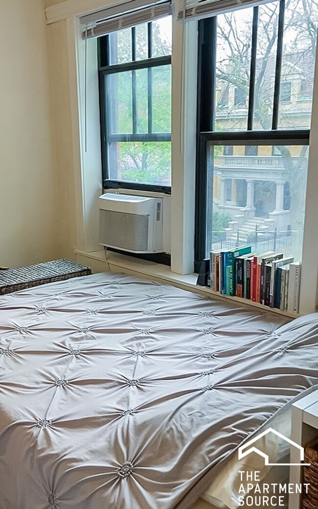 630 W Arlington Place unit 2, Chicago, IL 60614 - photo 4