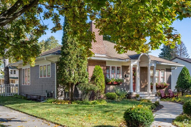 You can even find some more unique Craftsman-style houses in Athletic Park.