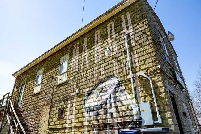 Golden Leaf is a member-only club in Southside Business District that once hosted Stevie Wonder.