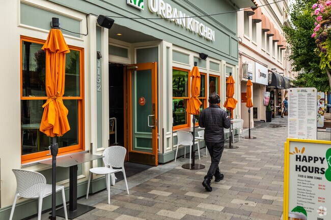 Downtown Burlingame is filled with shops and eateries.