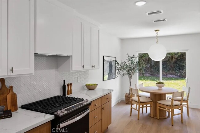 3518 S Burnside Ave, Los Angeles, CA 90016 - photo 7