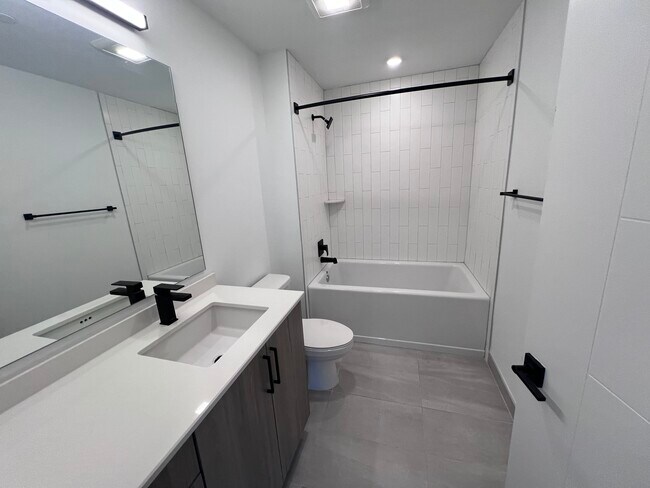 175 NW 31st St unit C2, Miami, FL 33127 - photo 4