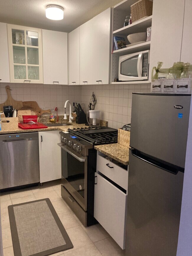 142 Kenrick St unit 24, Brighton, MA 02135 - photo 3