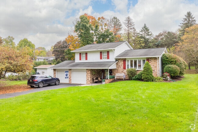 Split homes are commonly seen in Tusseyview with comfortable interiors for bigger families.