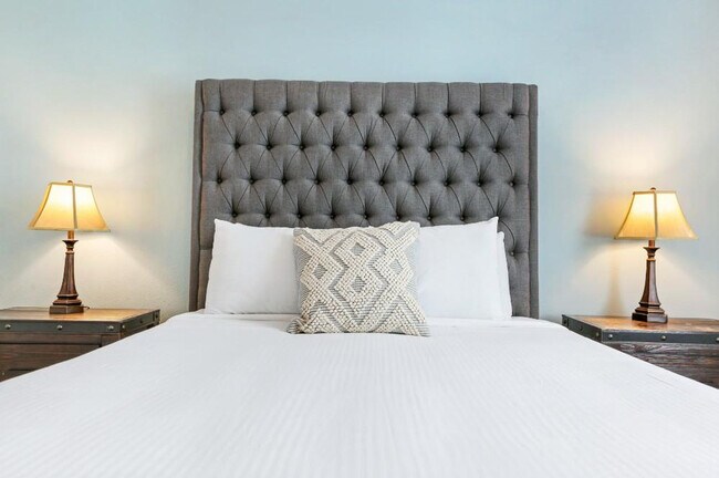 1212 Carondelet St unit ID1269967P, New Orleans, LA 70130 - photo 7