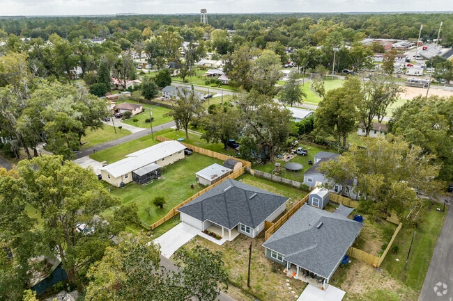 Baldwin's homes are comprised of several architectural styles.