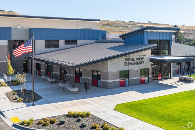 Ridge View Elementary accepts students from the Hansen Park neighborhood.