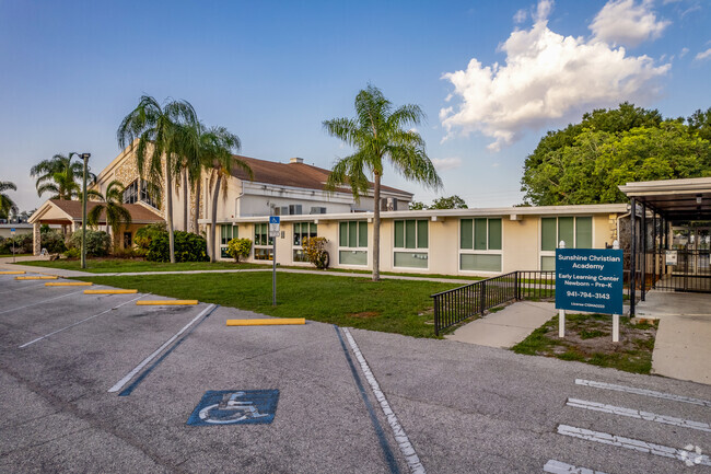 Welcome to the Sunshine Academy at Bradenton.