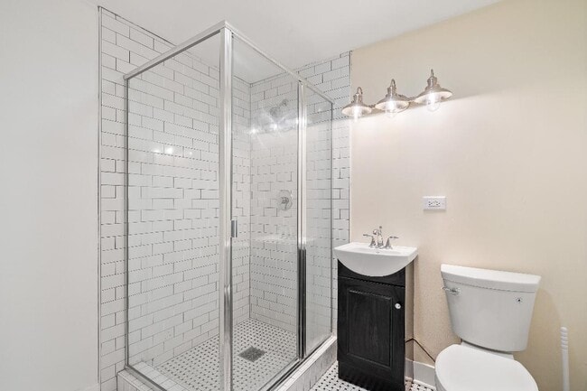 2001 Mcdaniel Ave, Evanston, IL 60201 - photo 4