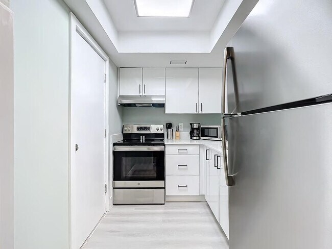 1401 SE 15th St unit ID1224050P, Fort Lauderdale, FL 33316 - photo 4