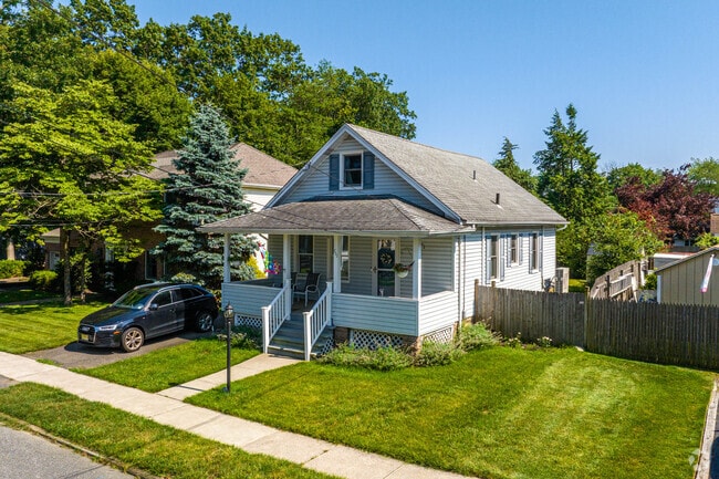 Bungalows sit on well sized lawns in River Vale.
