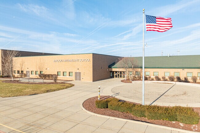 Minooka Intermediate School serves 1,022 students in grades 5-6.