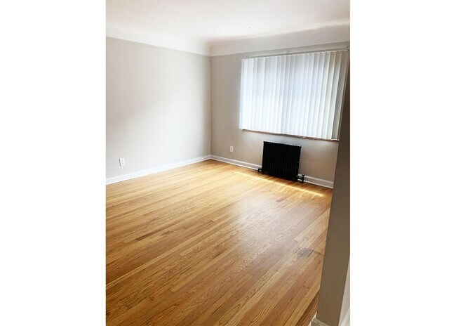 950 Ludlow Ave unit 950-01, Cincinnati, OH 45220 - photo 2