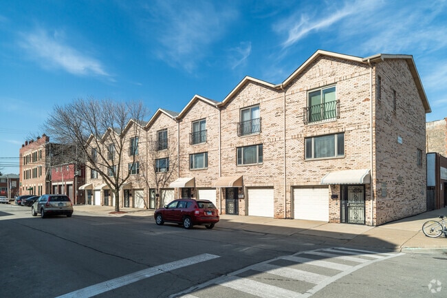 You can find rows of townhomes throughout the Armour Square neighborhood.