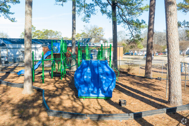 Lipscomb Elementary School is a great place to play.