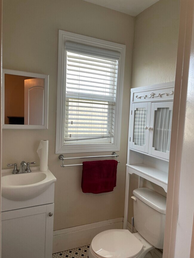 104 W Fulton St unit 104, Stockton, CA 95204 - photo 7